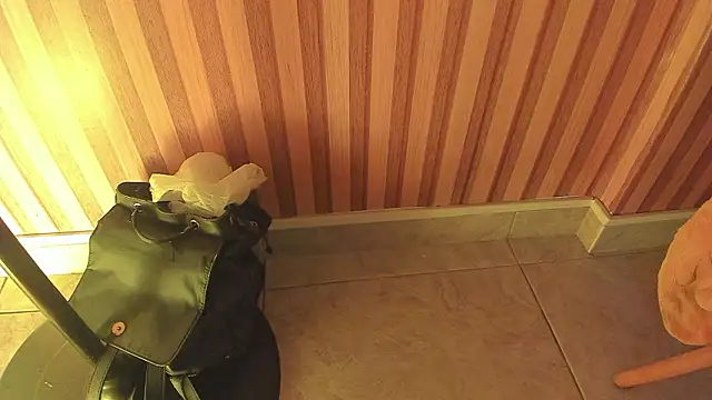 mia  blaze   online show from 02/05/26, 03:00