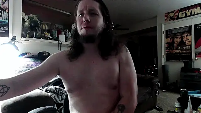 Snapshot of biggerisbetter12 chatting on 10/18/25, 09:43 biggerisbetter12 online show from 10/18/25, 09:43