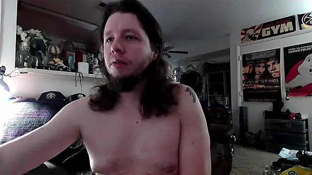 Snapshot of biggerisbetter12 chatting on 11/11/25, 10:21 biggerisbetter12 online show from 11/11/25, 10:21