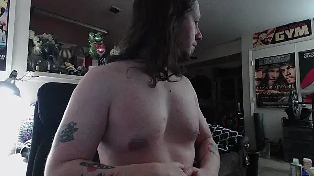 Snapshot of biggerisbetter12 chatting on 02/19/26, 11:06 biggerisbetter12 online show from 02/19/26, 11:06