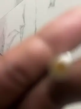 Snapshot of vinospark143 chatting on 11/29/25, 10:02 vinospark143 online show from 11/29/25, 10:02