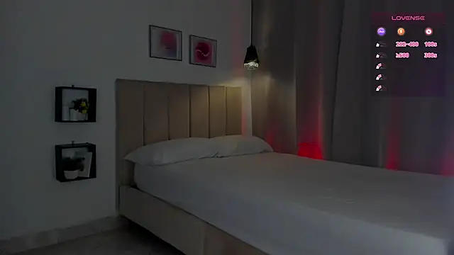 Snapshot of Little_Emma_11 chatting on 11/09/25, 12:03 Little Emma 11 online show from 11/09/25, 12:03