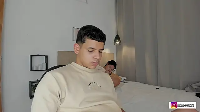 Snapshot of Little_Emma_11 chatting on 01/15/26, 08:12 Little Emma 11 online show from 01/15/26, 08:12