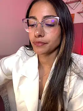Snapshot of elegant__rouse chatting on 05/28/26, 09:45 elegant rouse online show from 05/28/26, 09:45
