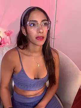Snapshot of elegant__rouse chatting on 06/12/26, 10:30 elegant rouse online show from 06/12/26, 10:30