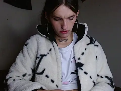 Scarlett crastrawberry online show from 04/14/26, 01:33