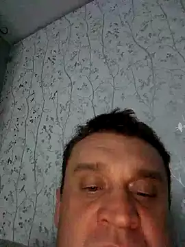 Snapshot of PeteR1987- chatting on 11/25/25, 08:20 PeteR1987- online show from 11/25/25, 08:20