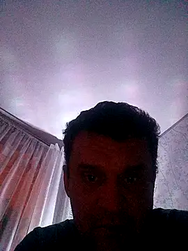 Snapshot of PeteR1987- chatting on 11/28/25, 11:40 PeteR1987- online show from 11/28/25, 11:40