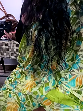 Snapshot of Sravya__ chatting on 11/03/25, 06:03 Sravya online show from 11/03/25, 06:03