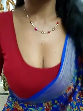 Snapshot of Sravya__ chatting on 11/26/25, 06:25 Sravya online show from 11/26/25, 06:25