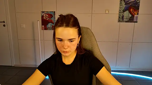 May Bloom online show from 10/21/25, 05:30