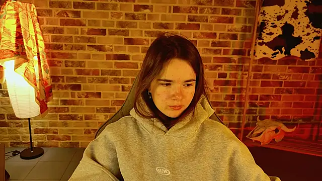 May Bloom online show from 11/13/25, 05:17