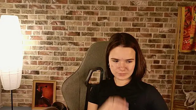 May Bloom online show from 12/18/25, 05:13