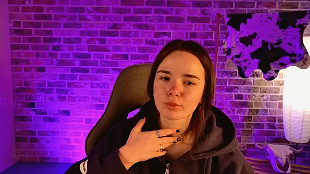 May Bloom online show from 02/17/26, 06:21