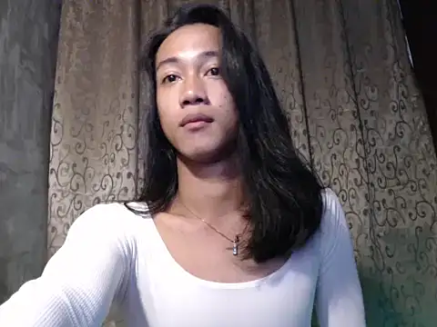 taylaxuxu online show from 11/17/25, 08:25