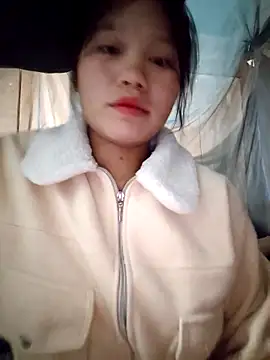 linh-miu99 online show from 02/01/26, 04:38