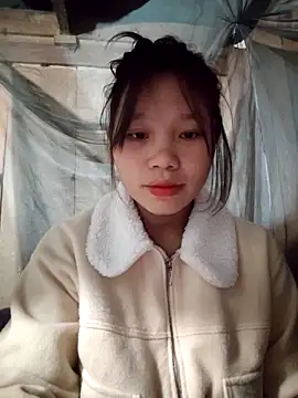 linh-miu99 online show from 02/19/26, 01:56