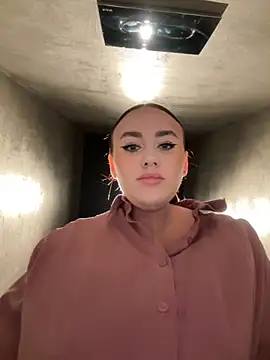 KiraSunshine online show from 10/25/25, 03:25