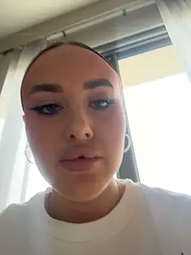 KiraSunshine online show from 02/18/26, 04:30