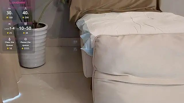 Xiaowen-wen online show from 04/06/26, 05:19