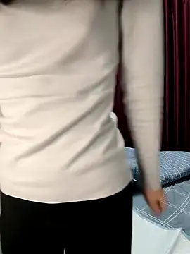 Snapshot of Xiaomao- chatting on 11/15/25, 12:02 Xiaomao- online show from 11/15/25, 12:02