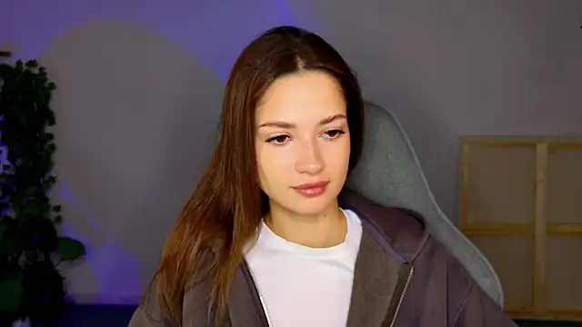 KiraVair online show from 11/08/25, 09:31