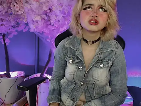 Navier   online show from 10/25/25, 02:13