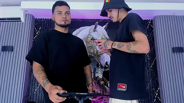 handsome boys22 online show from 12/13/25, 08:04