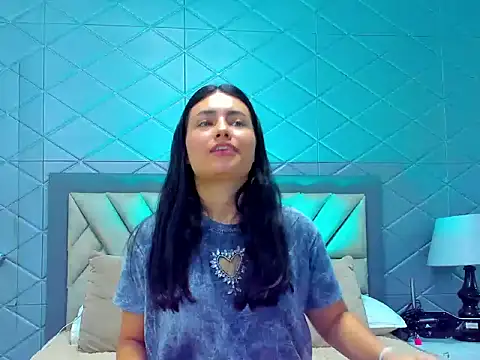 ViolettRouse online show from 11/28/25, 03:58