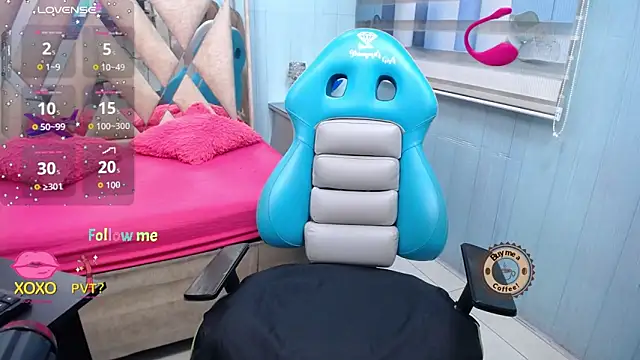 micaela naugthy online show from 10/28/25, 11:36