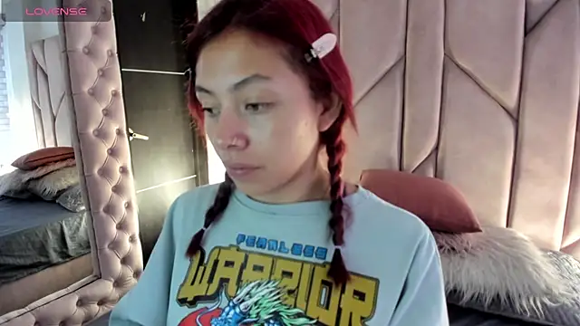 melanie roux   online show from 11/17/25, 12:33