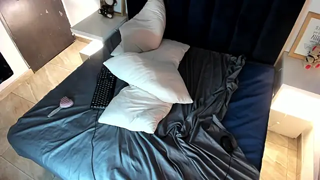 melanie roux   online show from 04/02/26, 01:47