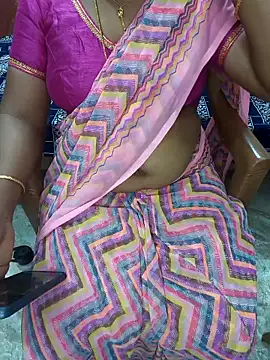 Snapshot of Tamil_Rani03 chatting on 12/17/25, 04:02 Tamil Rani03 online show from 12/17/25, 04:02