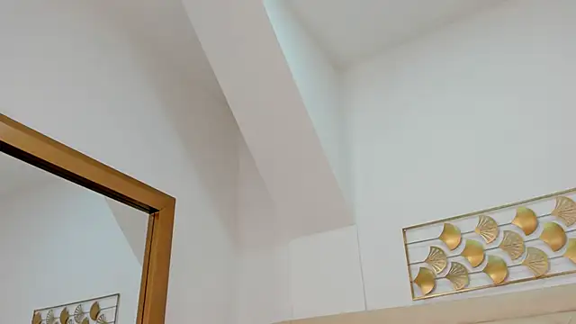 Snapshot of lucia_lorenz chatting on 02/05/26, 11:26 lucia lorenz online show from 02/05/26, 11:26