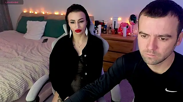 AdeleLaCr0ix online show from 12/01/25, 01:10