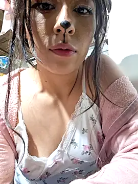 Snapshot of chloebrownn03 chatting on 10/25/25, 02:52 chloebrownn03 online show from 10/25/25, 02:52