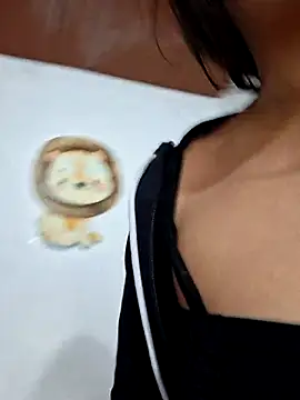 Snapshot of chloebrownn03 chatting on 11/02/25, 09:39 chloebrownn03 online show from 11/02/25, 09:39