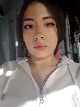 Snapshot of chloebrownn03 chatting on 11/14/25, 04:00 chloebrownn03 online show from 11/14/25, 04:00