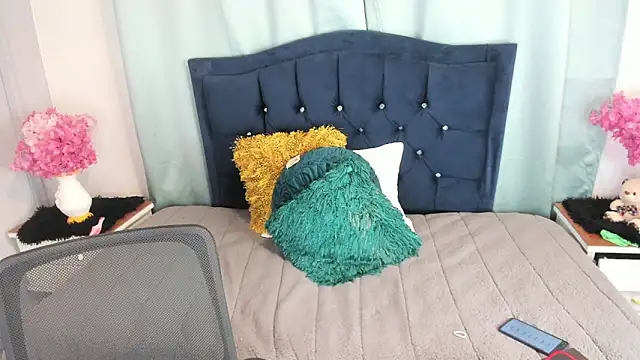 Inaya Khalifa online show from 01/09/26, 01:19