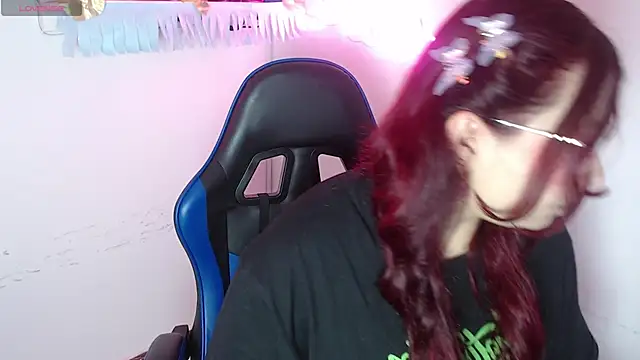 littlee red online show from 11/25/25, 09:04