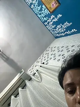 Snapshot of heenashai chatting on 11/04/25, 05:56 heenashai online show from 11/04/25, 05:56