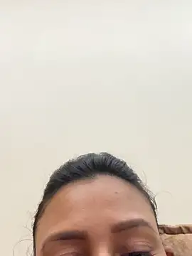 Snapshot of heenashai chatting on 11/22/25, 03:11 heenashai online show from 11/22/25, 03:11