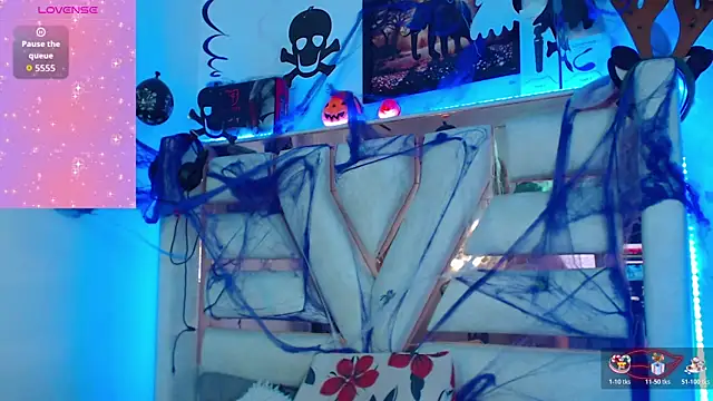 Hanna Plum online show from 10/25/25, 04:20