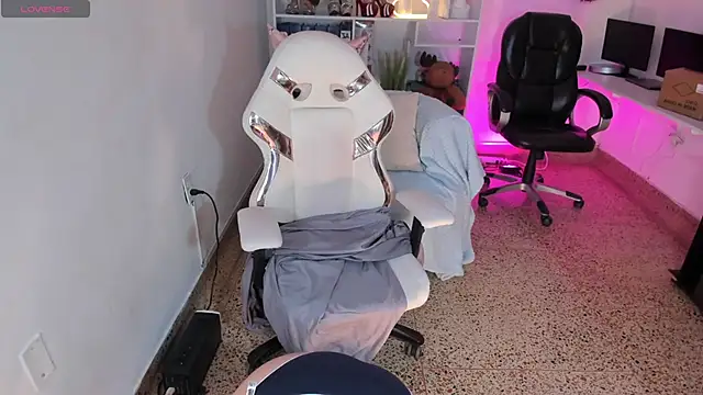 Snapshot of Dakota_jhons1 chatting on 12/14/25, 05:13 Dakota jhons1 online show from 12/14/25, 05:13