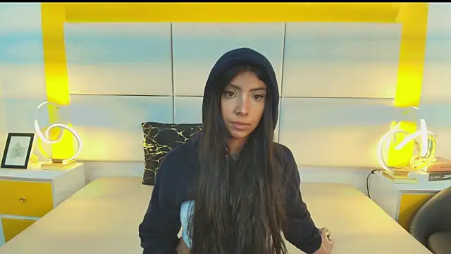 Isabella Marsh online show from 12/19/25, 01:29