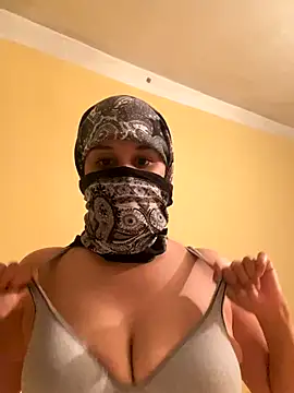 Snapshot of SaraChouchou chatting on 10/30/25, 11:38 SaraChouchou online show from 10/30/25, 11:38