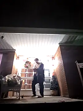 Snapshot of bigdaddyrooster chatting on 12/18/25, 08:20 bigdaddyrooster online show from 12/18/25, 08:20