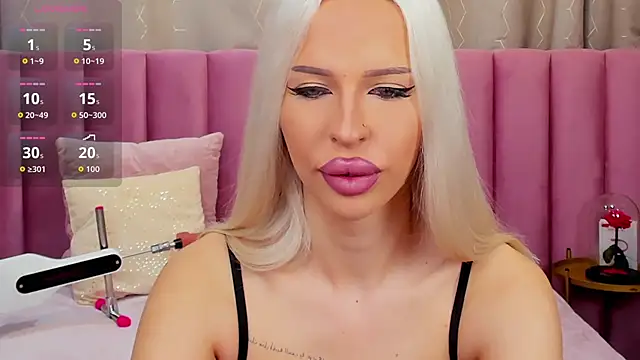 KailaCrystall online show from 11/17/25, 01:33