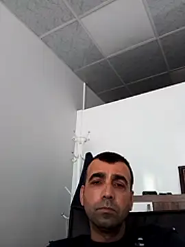 Snapshot of Bugattiveyron1 chatting on 10/18/25, 11:44 Bugattiveyron1 online show from 10/18/25, 11:44