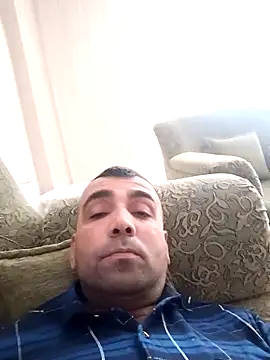 Snapshot of Bugattiveyron1 chatting on 11/16/25, 11:38 Bugattiveyron1 online show from 11/16/25, 11:38